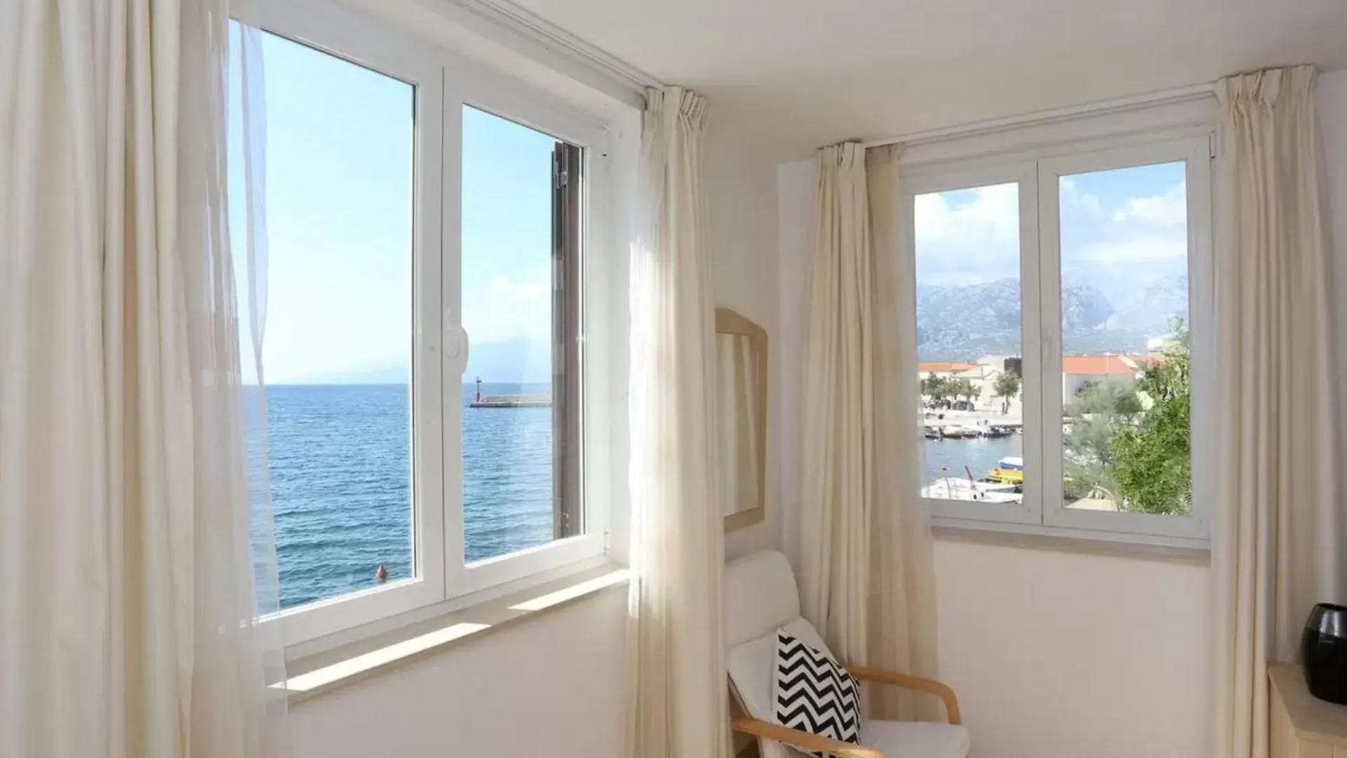 Beachfront Apartments Tamarix Posedarje